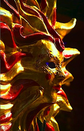 gold mask 2